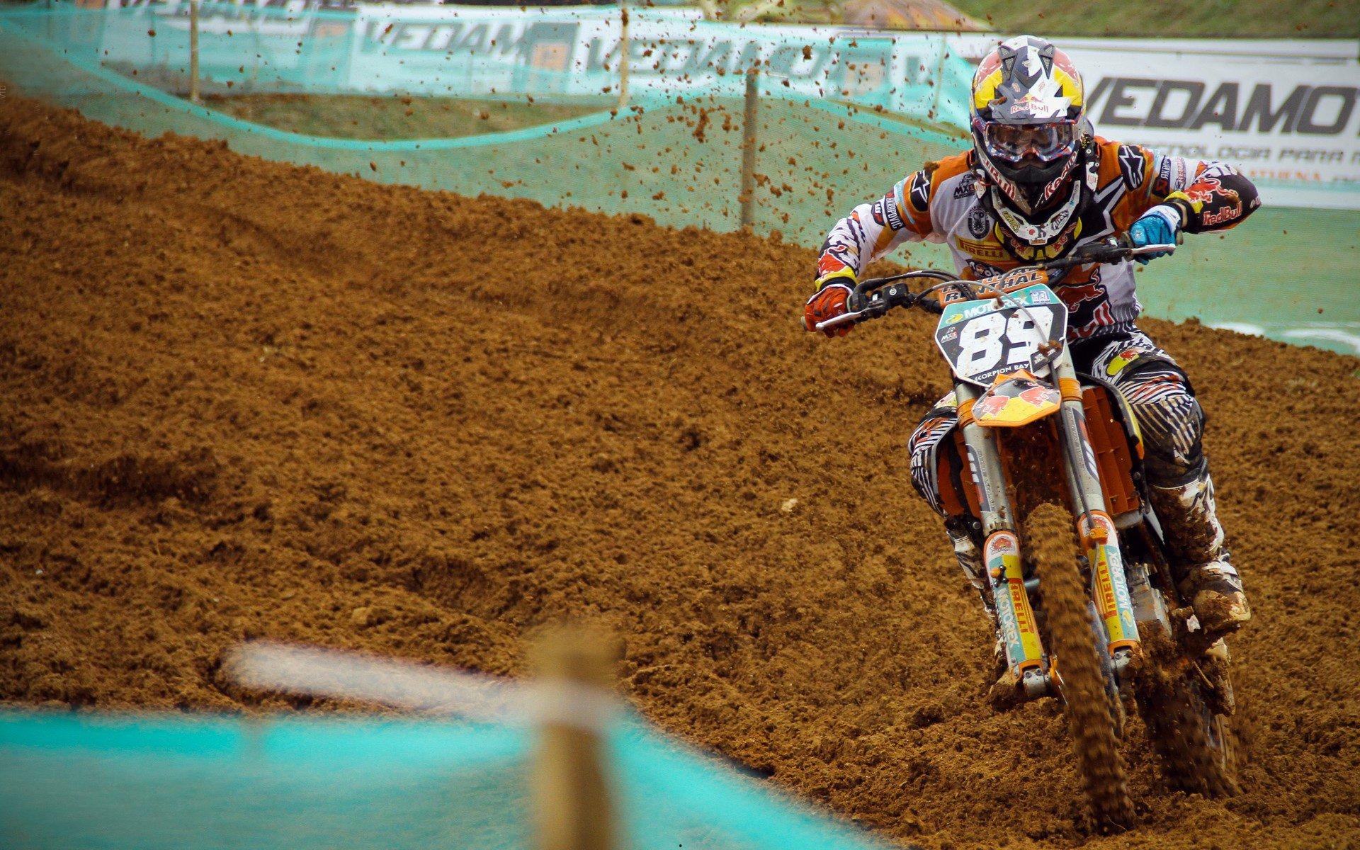 梅西坦言对足球热爱未减，希望延续职业生涯 莱万金球遗珠引热议