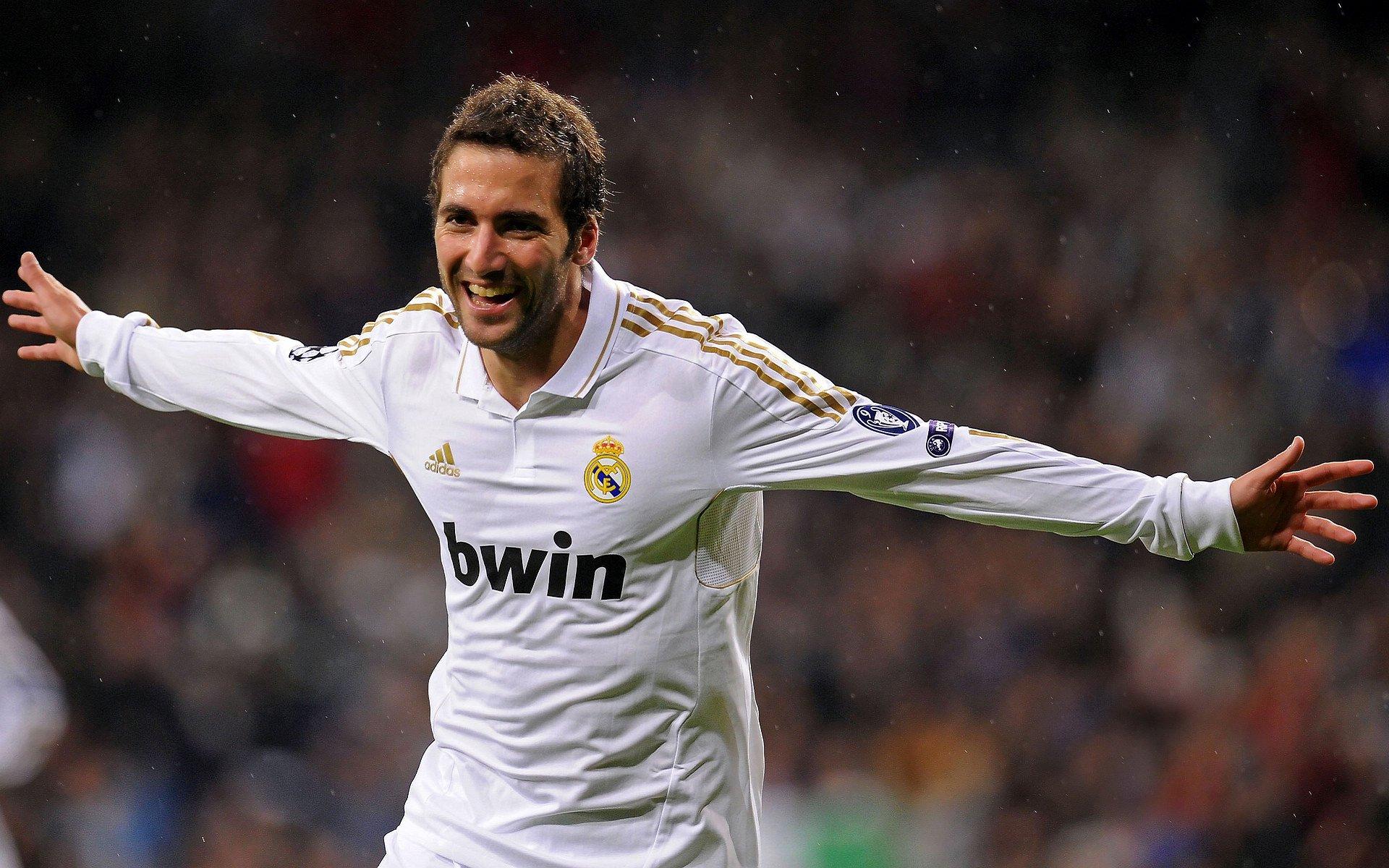 欧洲足球先生三人候选名单揭晓，德布劳内、梅西与哈兰德上演终极角逐